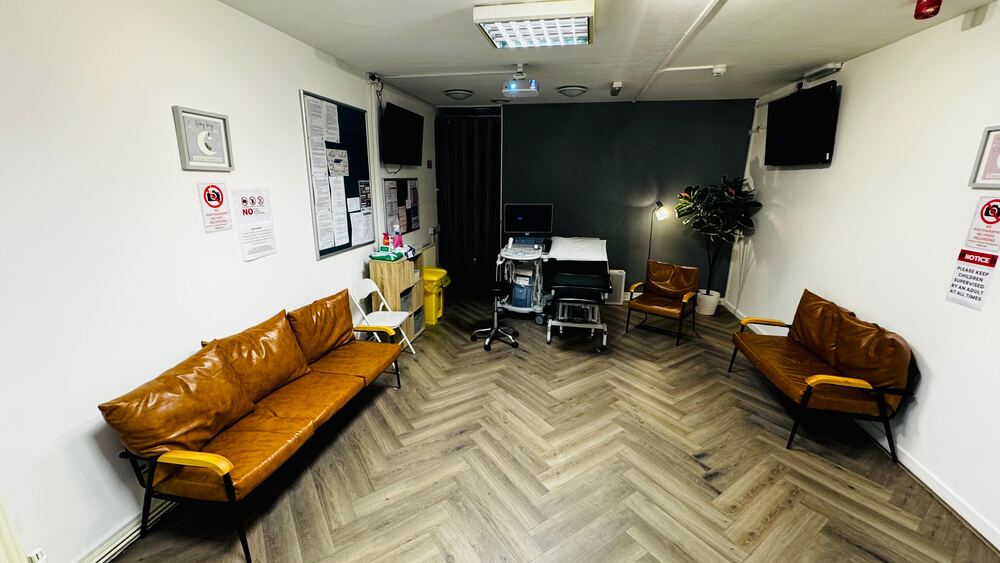 The scan room at Numi Scan Gateshead, with seating for Mum plus seven guests